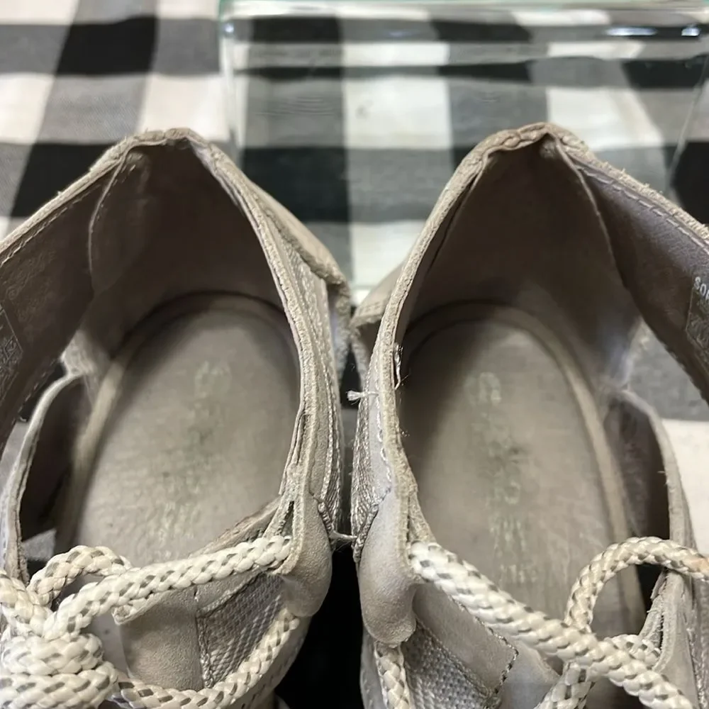 SOREL Joanie Lace Sandals Women's 9.5 Gray Leather Canvas Peep Toe Wedge Lug